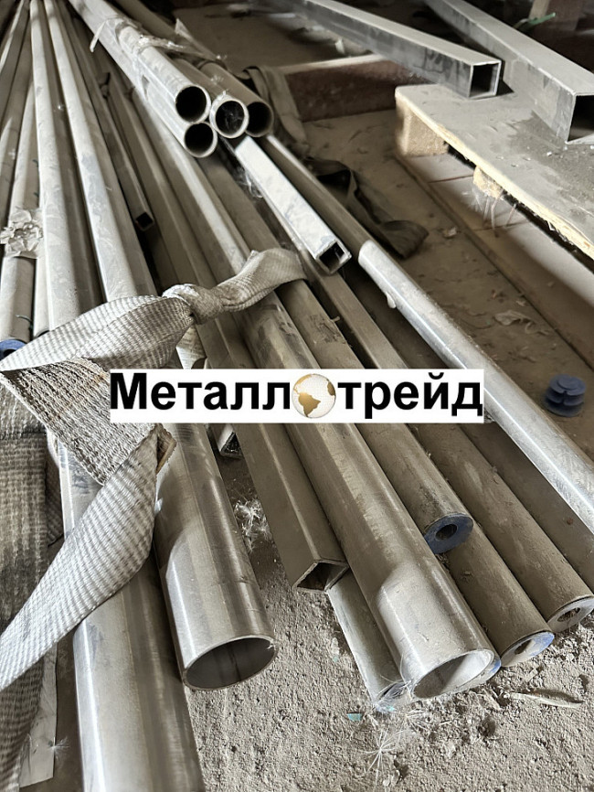 Труба нержавеющая бесшовная 12Х18Н10Т 76x3 мм 6010